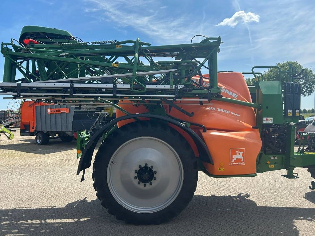 Amazone UX 3200 Super  - Trailed sprayer: picture 3 Amazone UX 3200 Super  - Trailed sprayer: picture 3