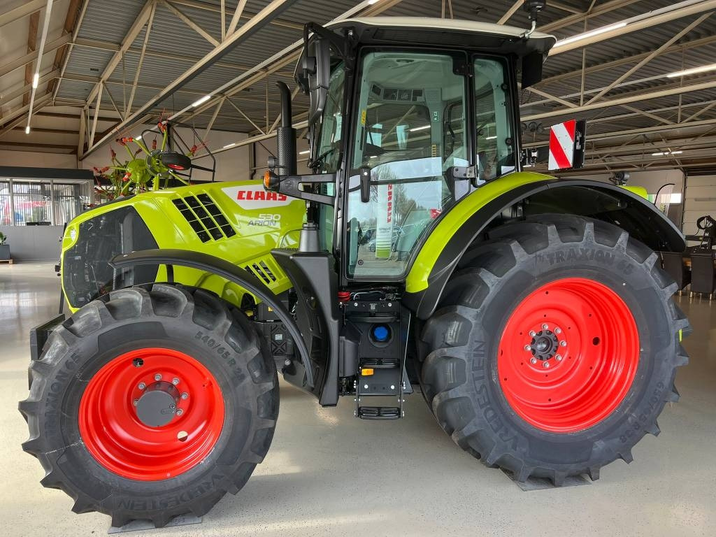 Claas Arion 530 - Farm tractor: picture 2 Claas Arion 530 - Farm tractor: picture 2