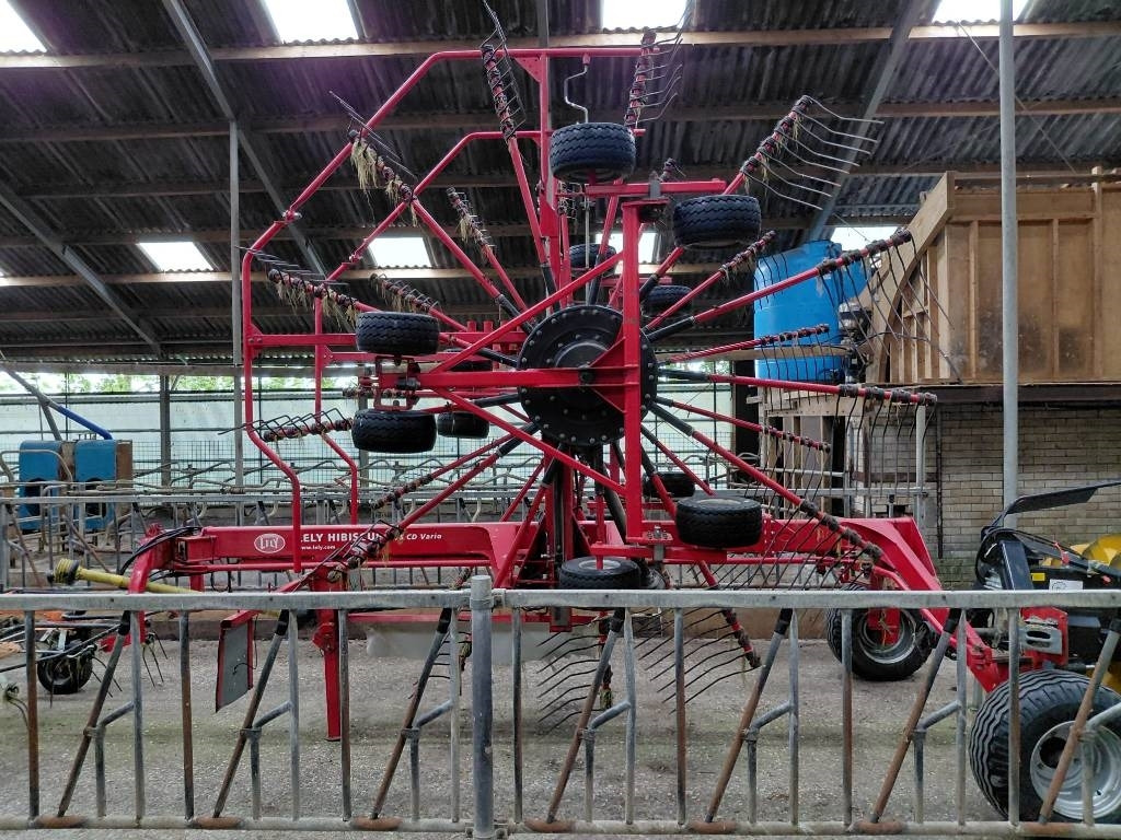 Lely Hibiscus 915 CD Vario - Tedder/ Rake: picture 4 Lely Hibiscus 915 CD Vario - Tedder/ Rake: picture 4