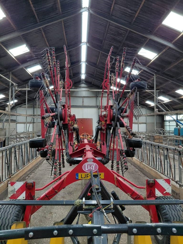 Lely Hibiscus 915 CD Vario - Tedder/ Rake: picture 3 Lely Hibiscus 915 CD Vario - Tedder/ Rake: picture 3