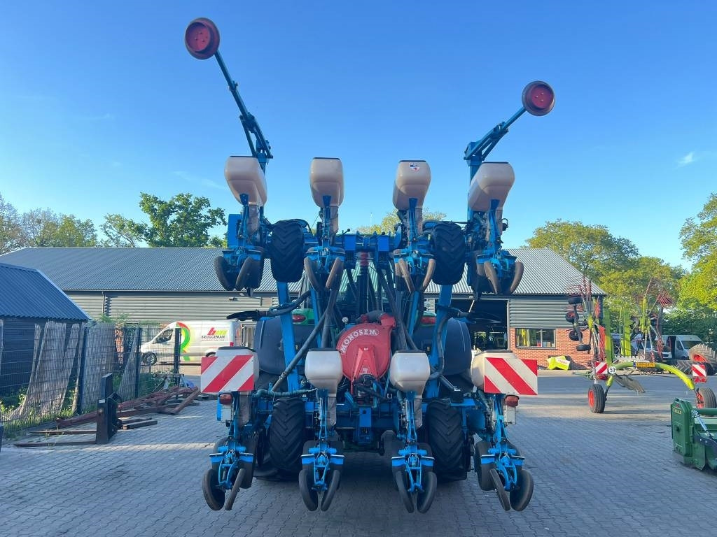 Monosem NG PLUS 8 - Precision seeder: picture 2 Monosem NG PLUS 8 - Precision seeder: picture 2