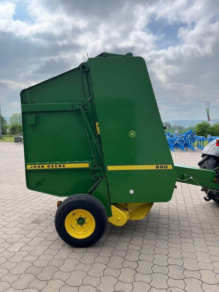 John Deere 550 - Round baler: picture 3 John Deere 550 - Round baler: picture 3