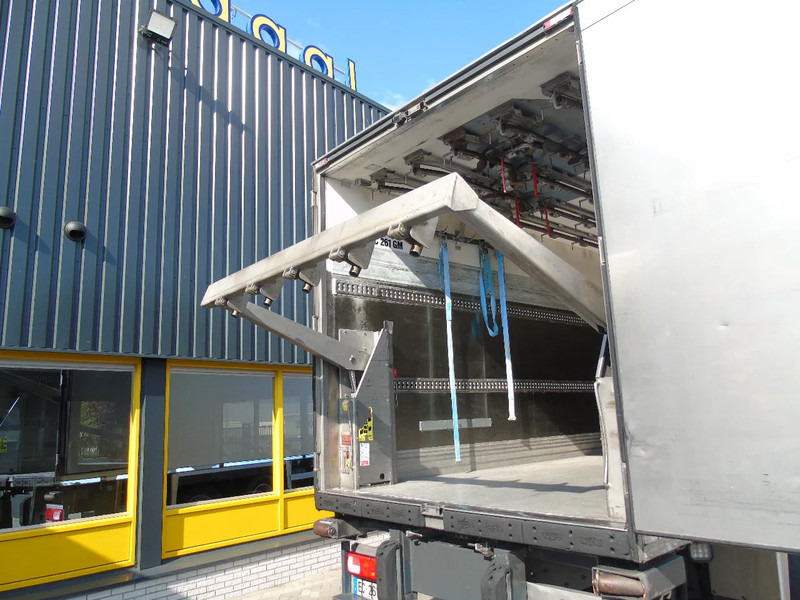 DAF CF 410 + 8X2 + CHEREAU + MEAT HOOKS + ATP + EURO 6 - Refrigerated truck: picture 5 DAF CF 410 + 8X2 + CHEREAU + MEAT HOOKS + ATP + EURO 6 - Refrigerated truck: picture 5
