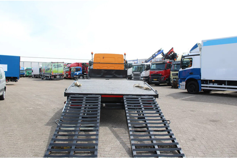 DAF LF 55.220 + HYDROLIC RAMPS + MANUAL - Car transporter truck: picture 4 DAF LF 55.220 + HYDROLIC RAMPS + MANUAL - Car transporter truck: picture 4