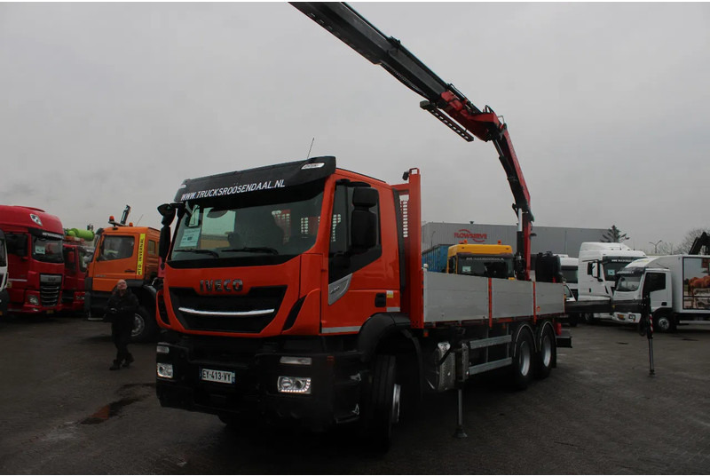Iveco Stralis 420 + 6x2 + FASSI F185 + EURO 6 + LOW KM + REMOTE - Crane truck: picture 2 Iveco Stralis 420 + 6x2 + FASSI F185 + EURO 6 + LOW KM + REMOTE - Crane truck: picture 2