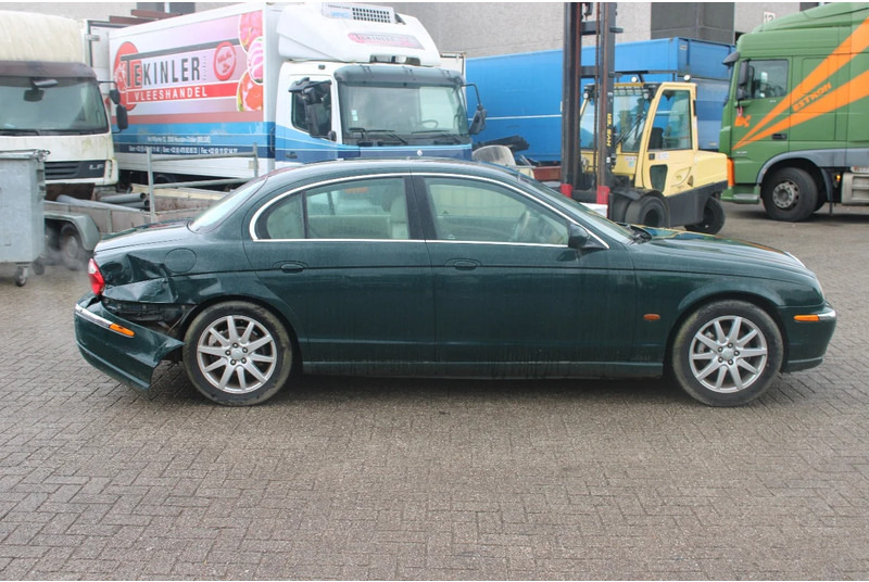 Jaguar S-TYPE 3.0 V6 EXECUTIVE +EURO 3 - Saloon car: picture 4 Jaguar S-TYPE 3.0 V6 EXECUTIVE +EURO 3 - Saloon car: picture 4