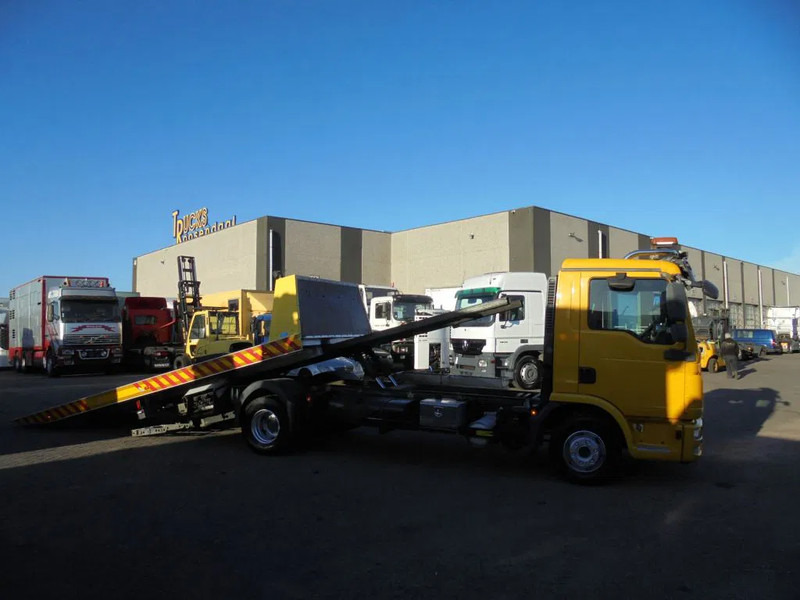 MAN TGL 12.220 + manual + full option+ BRIL + WINCH + Discounted from 42.950,- - Car transporter truck: picture 3 MAN TGL 12.220 + manual + full option+ BRIL + WINCH + Discounted from 42.950,- - Car transporter truck: picture 3