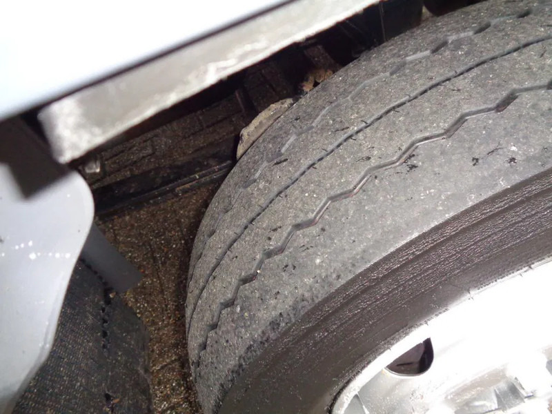 Box truck MAN TGL 8.180 TGL 8.180 + MANUAL + Lift: picture 17 Box truck MAN TGL 8.180 TGL 8.180 + MANUAL + Lift: picture 17