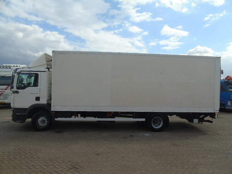 MAN TGM 15.250 + MANUAL + EURO 5 + LIFT - Box truck: picture 2 MAN TGM 15.250 + MANUAL + EURO 5 + LIFT - Box truck: picture 2