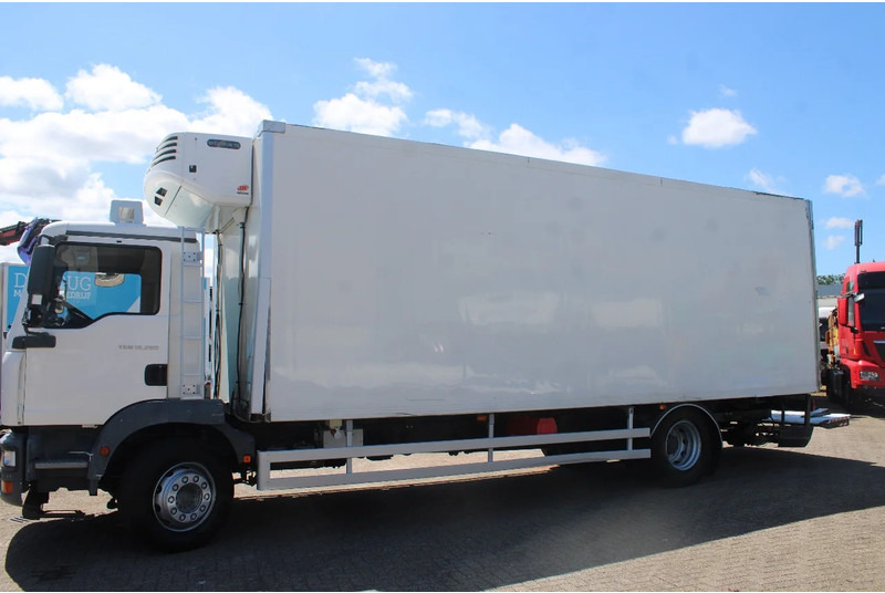 Refrigerated truck MAN TGM 18.280 + EURO 4 + LIFT + 18T: picture 17
