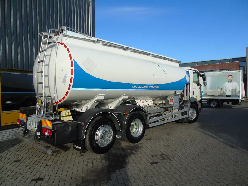 MAN TGM 26.340 + 19.000 LITER + 4COMP + 6X2 + MANUAL - Tanker truck: picture 4 MAN TGM 26.340 + 19.000 LITER + 4COMP + 6X2 + MANUAL - Tanker truck: picture 4