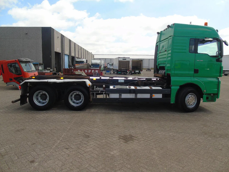 MAN TGX 28.480 + 6X2 + MANUAL - Cable system truck: picture 3 MAN TGX 28.480 + 6X2 + MANUAL - Cable system truck: picture 3
