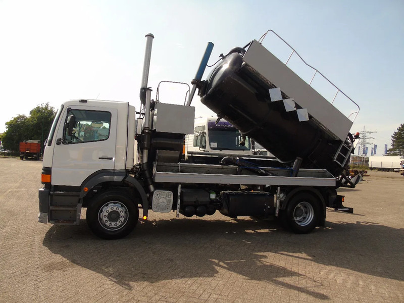 Mercedes-Benz Atego 1923 + 8.800 liter INOX + complete pump/tipper/functional + EURO 2 - Vacuum truck: picture 2 Mercedes-Benz Atego 1923 + 8.800 liter INOX + complete pump/tipper/functional + EURO 2 - Vacuum truck: picture 2