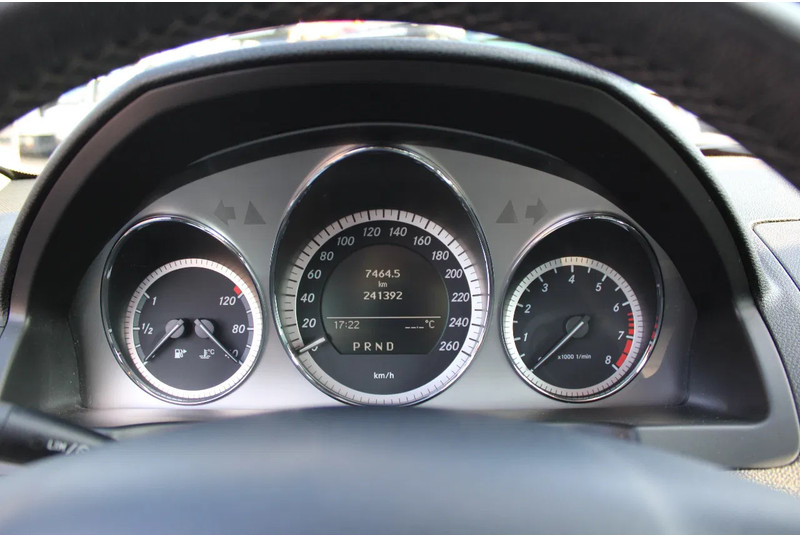 Mercedes-Benz C-Klasse 250 / AUT / CRUISE CONTROL / HEATING - Car: picture 5 Mercedes-Benz C-Klasse 250 / AUT / CRUISE CONTROL / HEATING - Car: picture 5