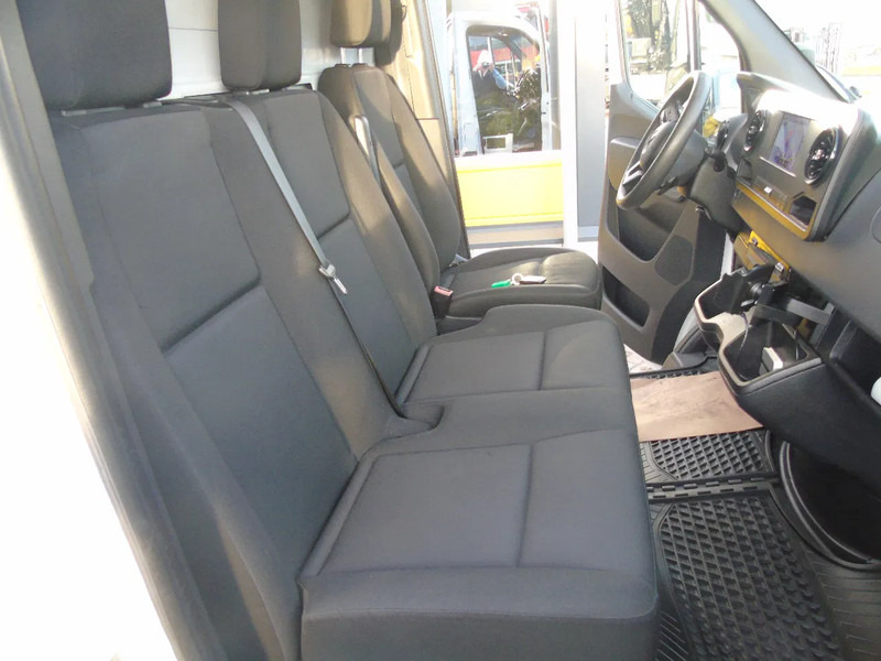 Closed box van Mercedes-Benz Sprinter 314 + lift: picture 7 Closed box van Mercedes-Benz Sprinter 314 + lift: picture 7