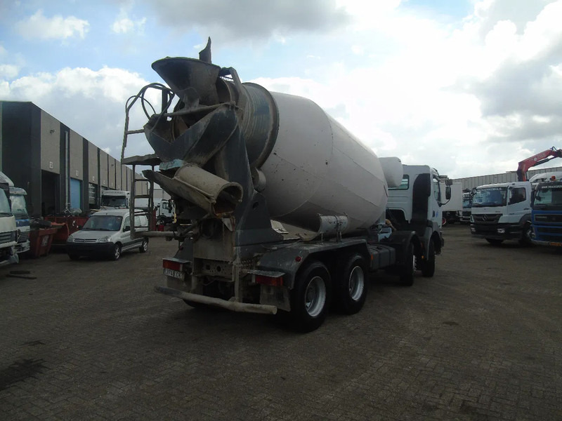 Renault Kerax 420 + 8x4 + manual + spring + 10m3 - Concrete mixer truck: picture 3 Renault Kerax 420 + 8x4 + manual + spring + 10m3 - Concrete mixer truck: picture 3