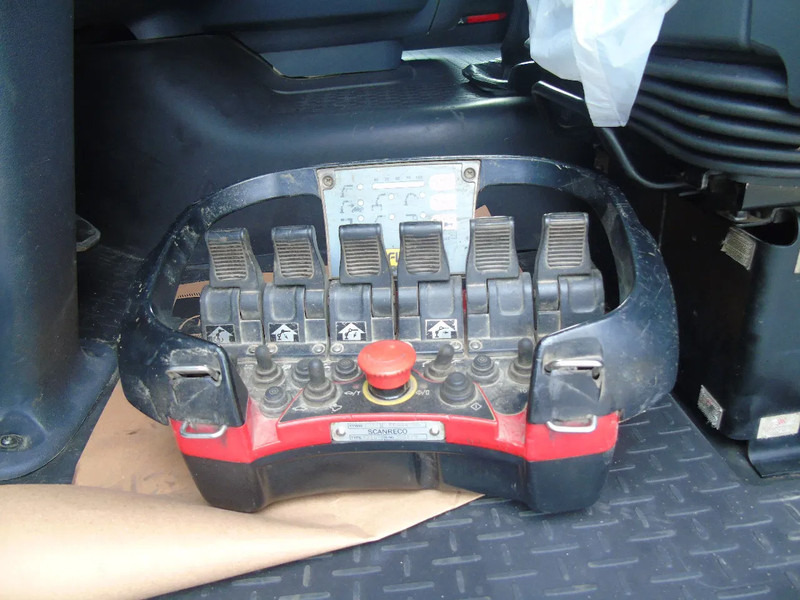 Crane truck Scania R 500 + PALFINGER 88002-EH + 8x EXT + 8X4 + EURO 5 + MANUAL: picture 11 Crane truck Scania R 500 + PALFINGER 88002-EH + 8x EXT + 8X4 + EURO 5 + MANUAL: picture 11