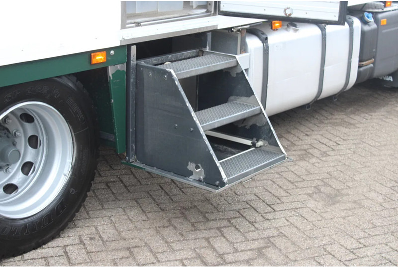 Scania R490 + 6X2 + EURO 6 + heating truck/ flowers FULL OPTION - Refrigerated truck: picture 5 Scania R490 + 6X2 + EURO 6 + heating truck/ flowers FULL OPTION - Refrigerated truck: picture 5