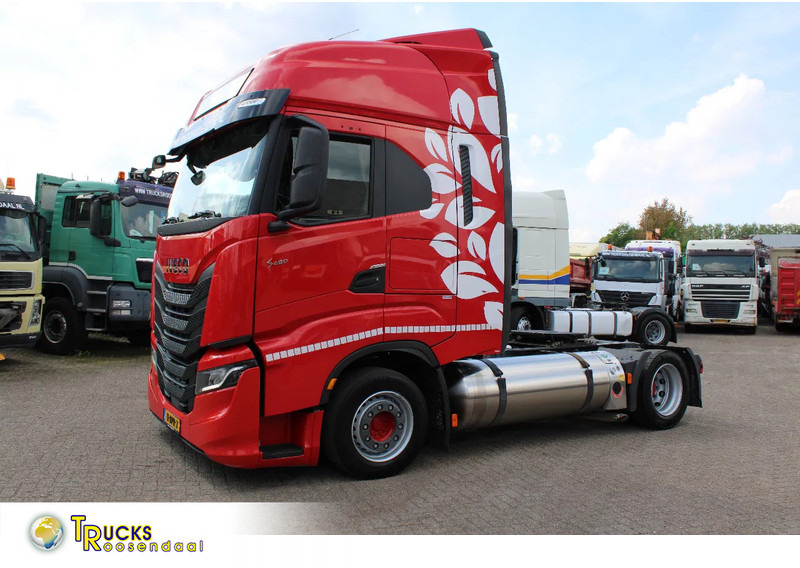 Iveco S-WAY 460 + LNG + retarder + euro 6 - Tractor unit: picture 1 Iveco S-WAY 460 + LNG + retarder + euro 6 - Tractor unit: picture 1