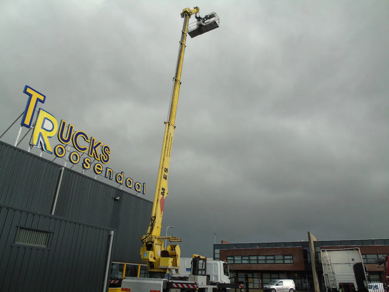 DAF CF 65.280 + 33 METER + big platform persons /400kg - Truck: picture 4 DAF CF 65.280 + 33 METER + big platform persons /400kg - Truck: picture 4