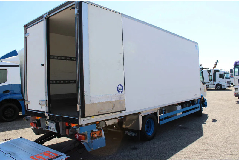 Volvo FL 240 + carrier + ATP + 16T + lift + MANUAL - Refrigerated truck: picture 4 Volvo FL 240 + carrier + ATP + 16T + lift + MANUAL - Refrigerated truck: picture 4