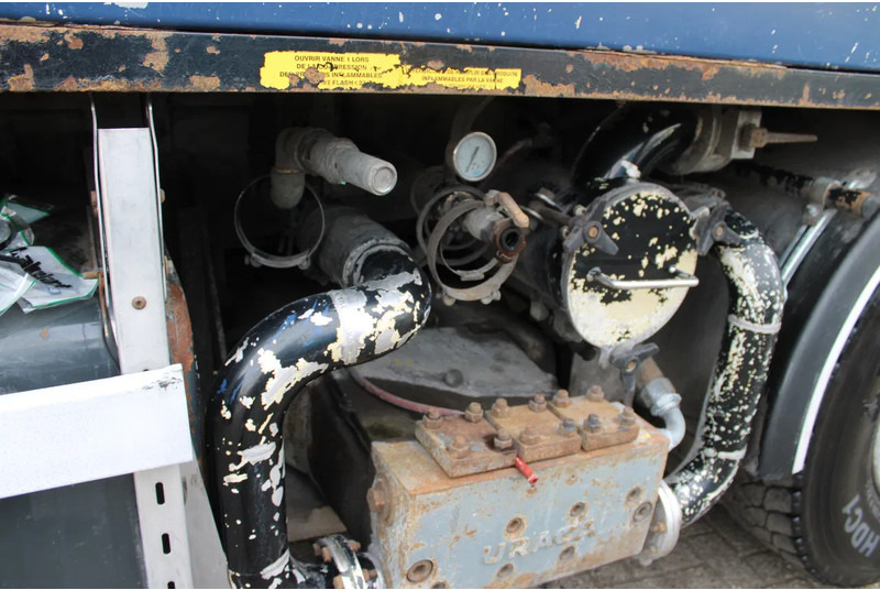 Volvo FM 12.340 + stokota 14.000L + manual - Vacuum truck: picture 5 Volvo FM 12.340 + stokota 14.000L + manual - Vacuum truck: picture 5