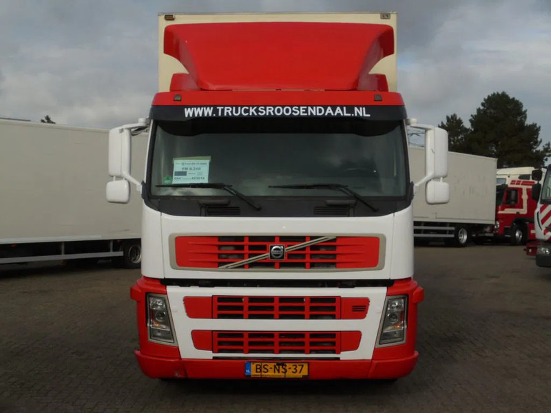 Volvo FM 9.310 + Euro 5 + Manual + Horse transport - Container transporter/ Swap body truck: picture 2 Volvo FM 9.310 + Euro 5 + Manual + Horse transport - Container transporter/ Swap body truck: picture 2