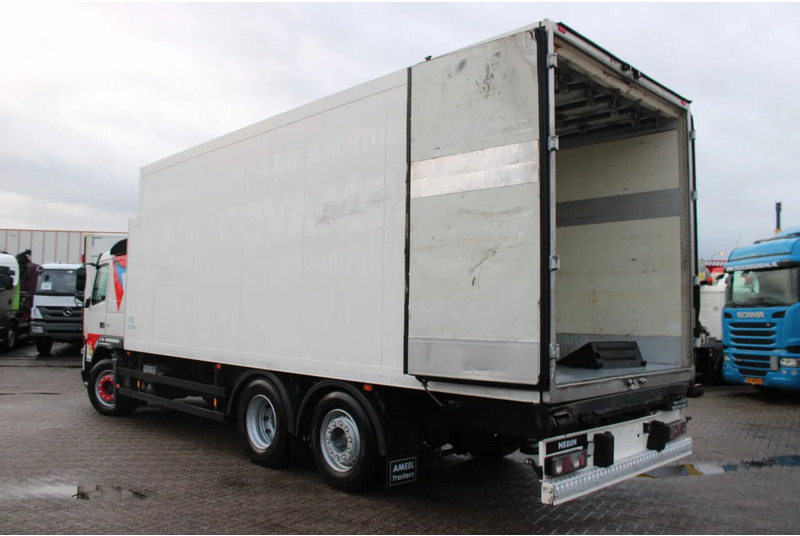 Volvo FMX 370 + EURO 5 + CARRIER + meat + 6x2 + atp - Refrigerated truck: picture 5 Volvo FMX 370 + EURO 5 + CARRIER + meat + 6x2 + atp - Refrigerated truck: picture 5