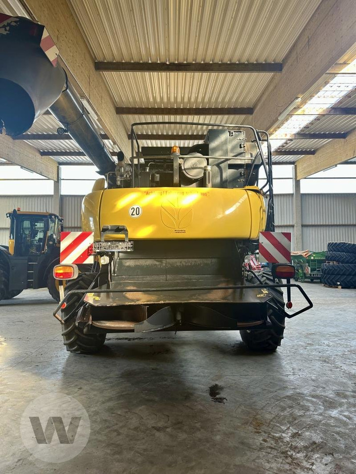 New Holland CR 9090 - Combine harvester: picture 4 New Holland CR 9090 - Combine harvester: picture 4