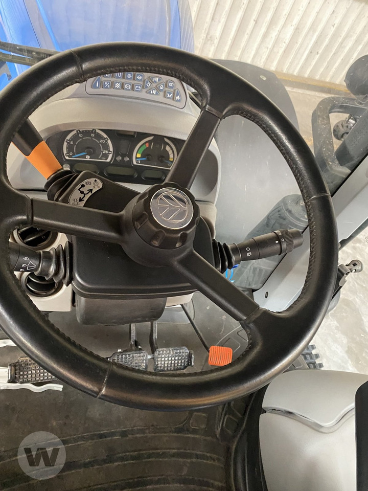 New Holland T 7.245 AC StageV - Farm tractor: picture 4 New Holland T 7.245 AC StageV - Farm tractor: picture 4
