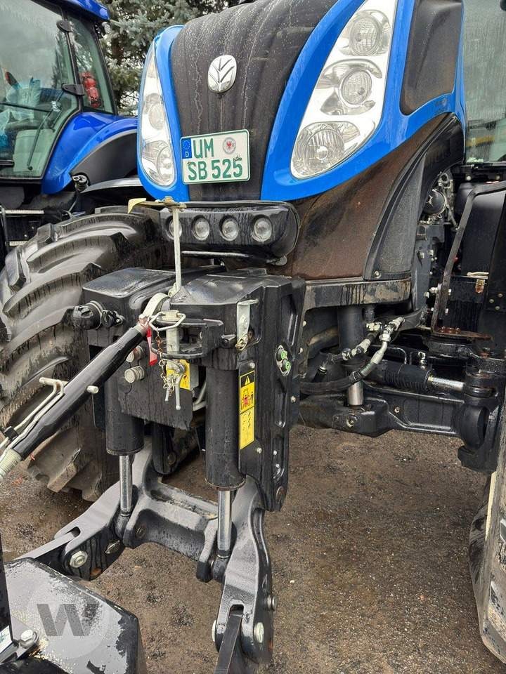 New Holland T8.410 - Farm tractor: picture 4 New Holland T8.410 - Farm tractor: picture 4