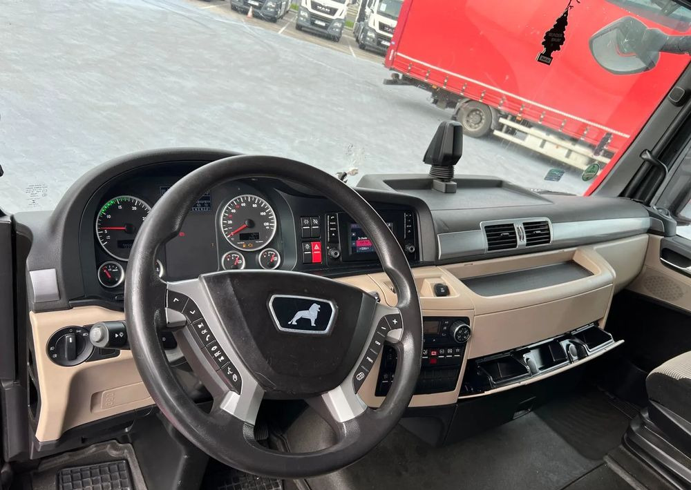 MAN TGX 18.420 XLX LOW DECK - Tractor unit: picture 5 MAN TGX 18.420 XLX LOW DECK - Tractor unit: picture 5