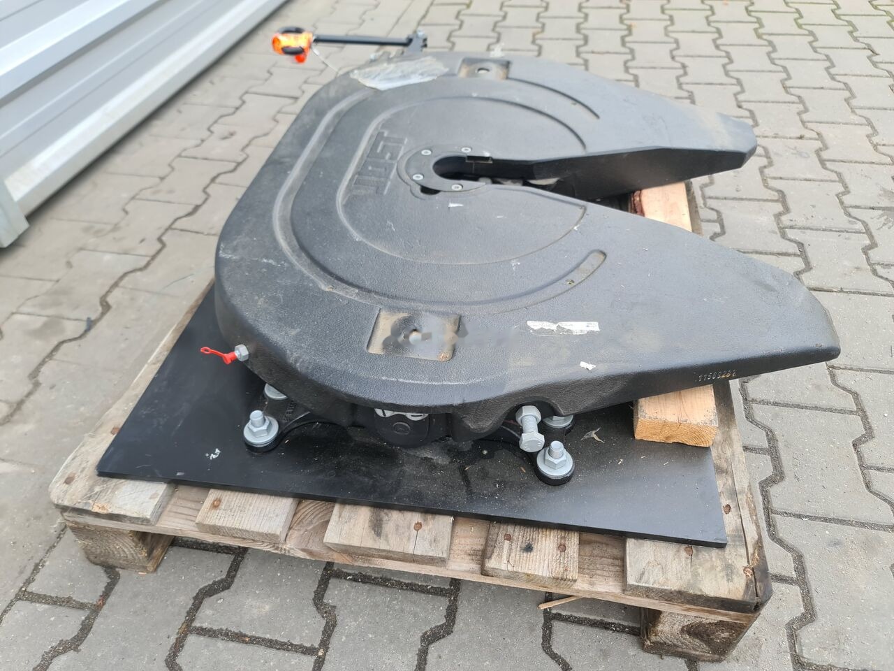 DAF MAN SCANIA VOLVO RENAULT IVECO FIFTH WHEEL / Jost JSK37ME140E1 JSK 37ME 140 MP 0815- 74 / WORLDWIDE DELIVERY - Fifth wheel coupling for Truck: picture 3 DAF MAN SCANIA VOLVO RENAULT IVECO FIFTH WHEEL / Jost JSK37ME140E1 JSK 37ME 140 MP 0815- 74 / WORLDWIDE DELIVERY - Fifth wheel coupling for Truck: picture 3