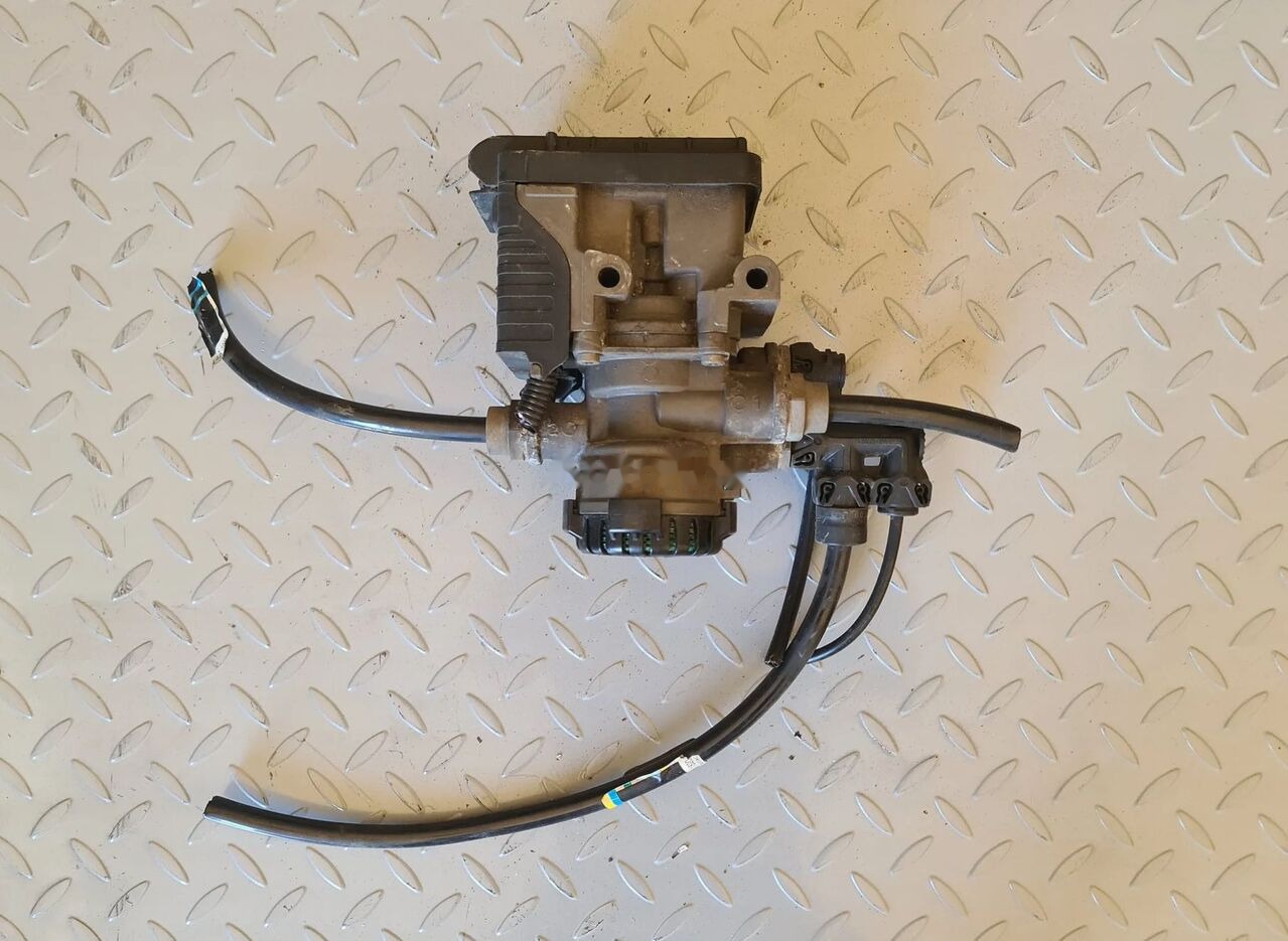 Knorr-Bremse 21114974 K029246 VOLVO FH4 FM4 RENAULT RANGE T truck - Brake valve for Truck: picture 2 Knorr-Bremse 21114974 K029246 VOLVO FH4 FM4 RENAULT RANGE T truck - Brake valve for Truck: picture 2