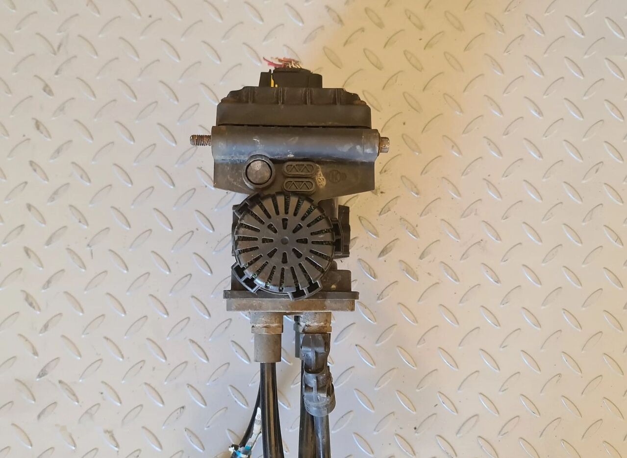 Knorr-Bremse ECAS Volvo FH4/FM4 / RENAULT RANGE T EURO6 truck - Brake valve for Truck: picture 5 Knorr-Bremse ECAS Volvo FH4/FM4 / RENAULT RANGE T EURO6 truck - Brake valve for Truck: picture 5