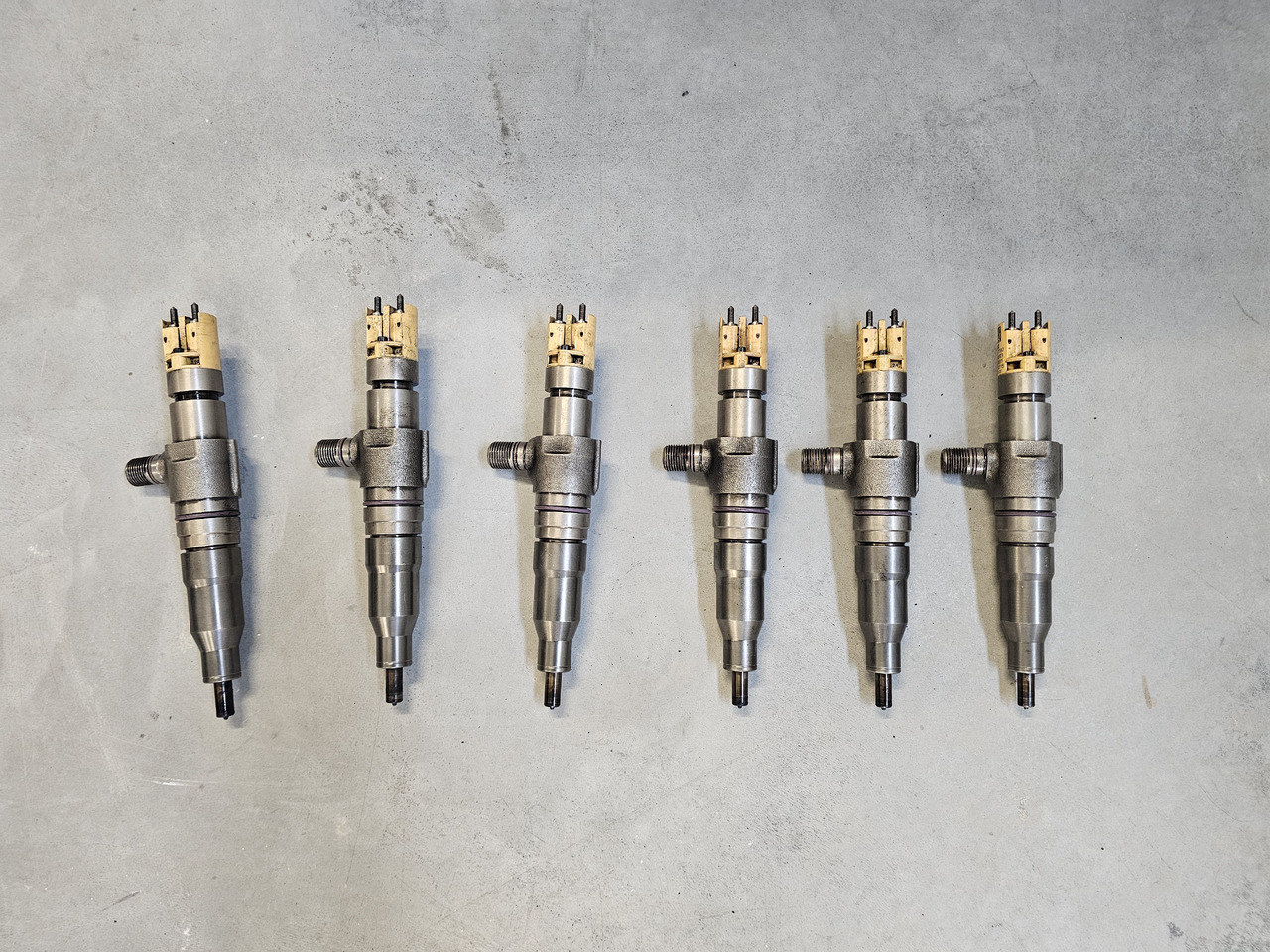 MERCEDES-BENZ ATEGO MP4 EURO 6 / INJECTORS SET / OM936 / A9362187007 - Injector: picture 2 MERCEDES-BENZ ATEGO MP4 EURO 6 / INJECTORS SET / OM936 / A9362187007 - Injector: picture 2