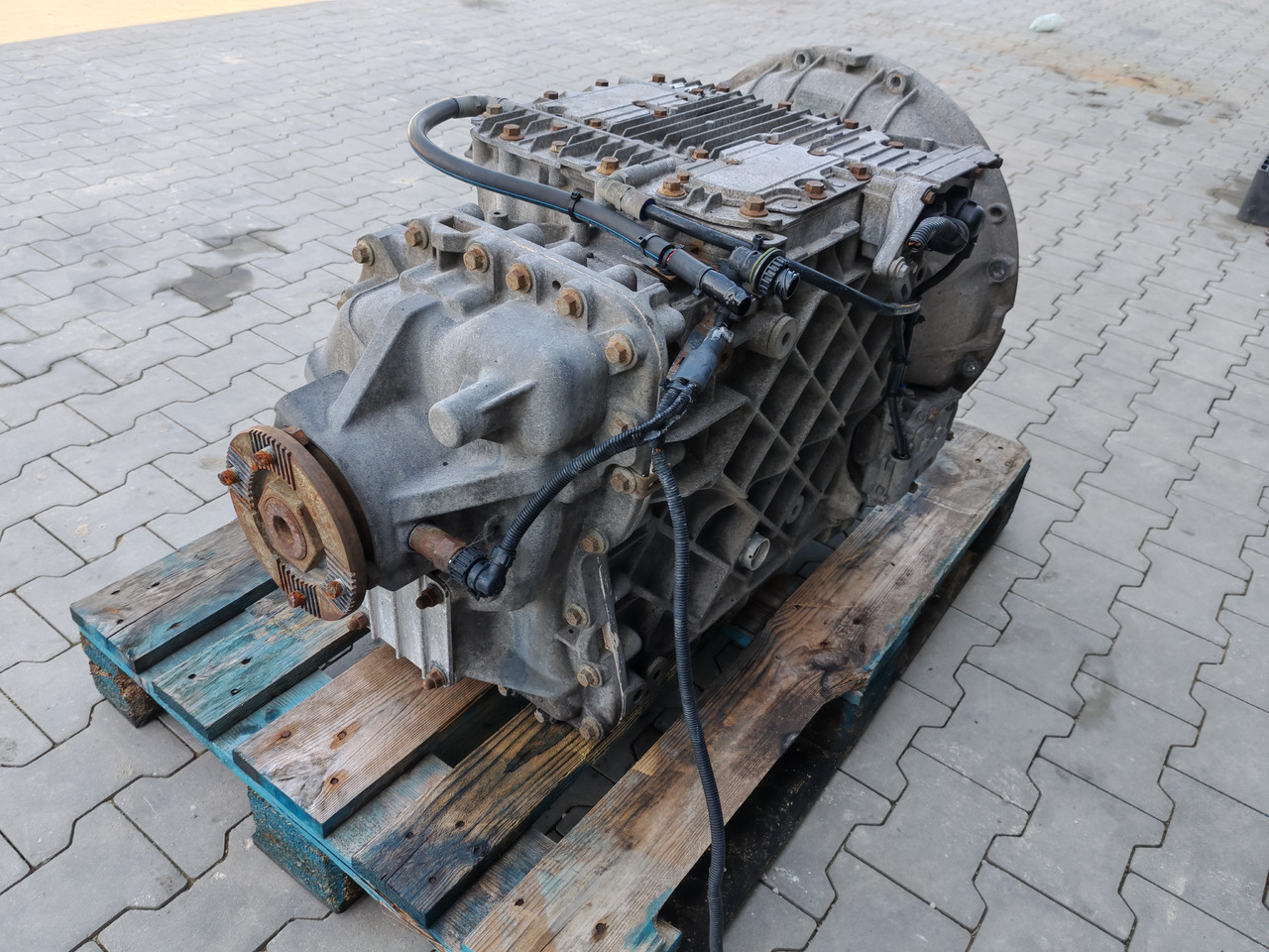 RENAULT VOLVO / AT2412D I-SHIFT / COMPLETE GEARBOX - Gearbox: picture 5 RENAULT VOLVO / AT2412D I-SHIFT / COMPLETE GEARBOX - Gearbox: picture 5
