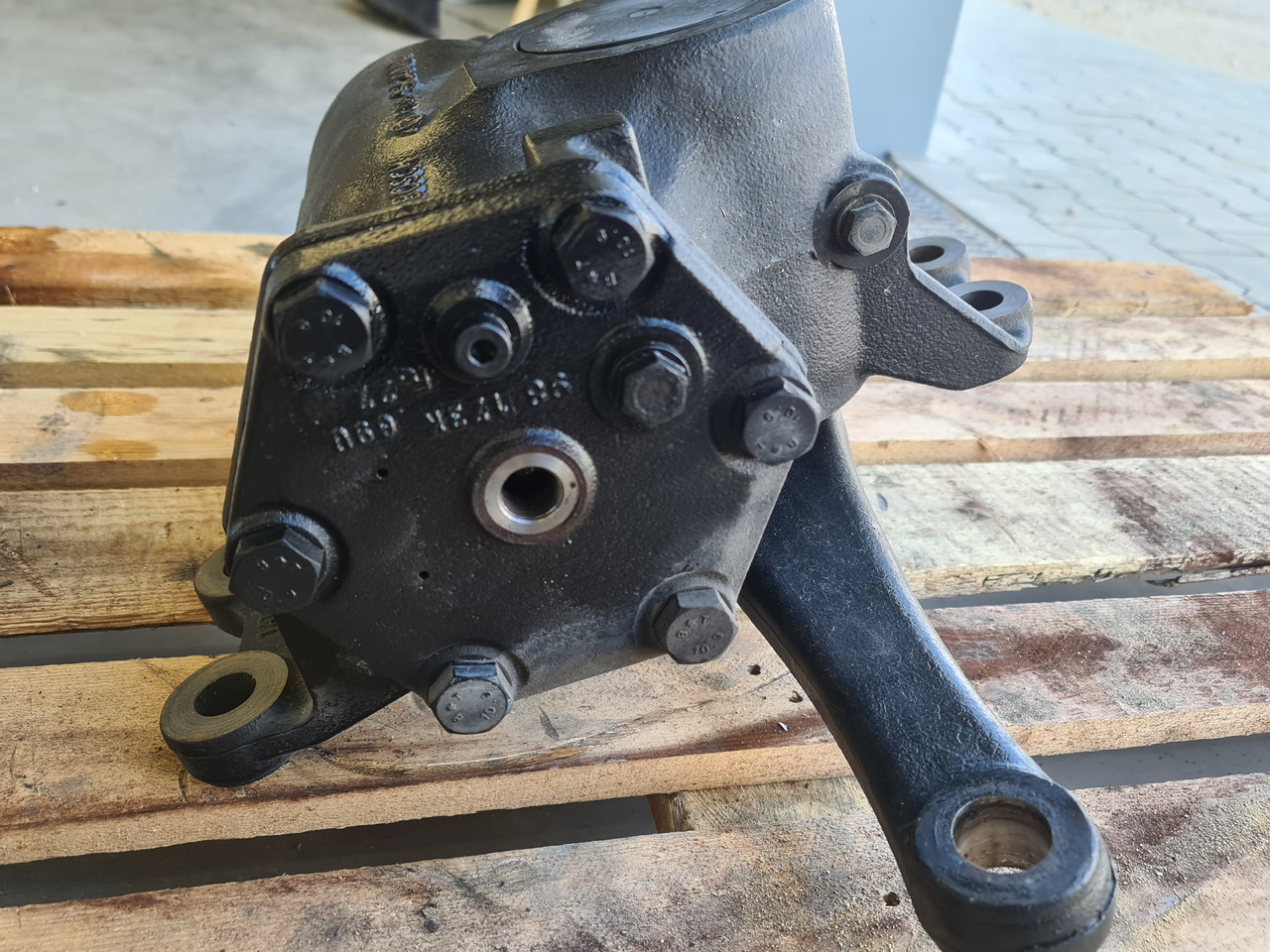 SCANIA STEERING COLUMN / NTG NTS NEW MODEL / WORLDWIDE DELIVERY - Steering gear: picture 2 SCANIA STEERING COLUMN / NTG NTS NEW MODEL / WORLDWIDE DELIVERY - Steering gear: picture 2