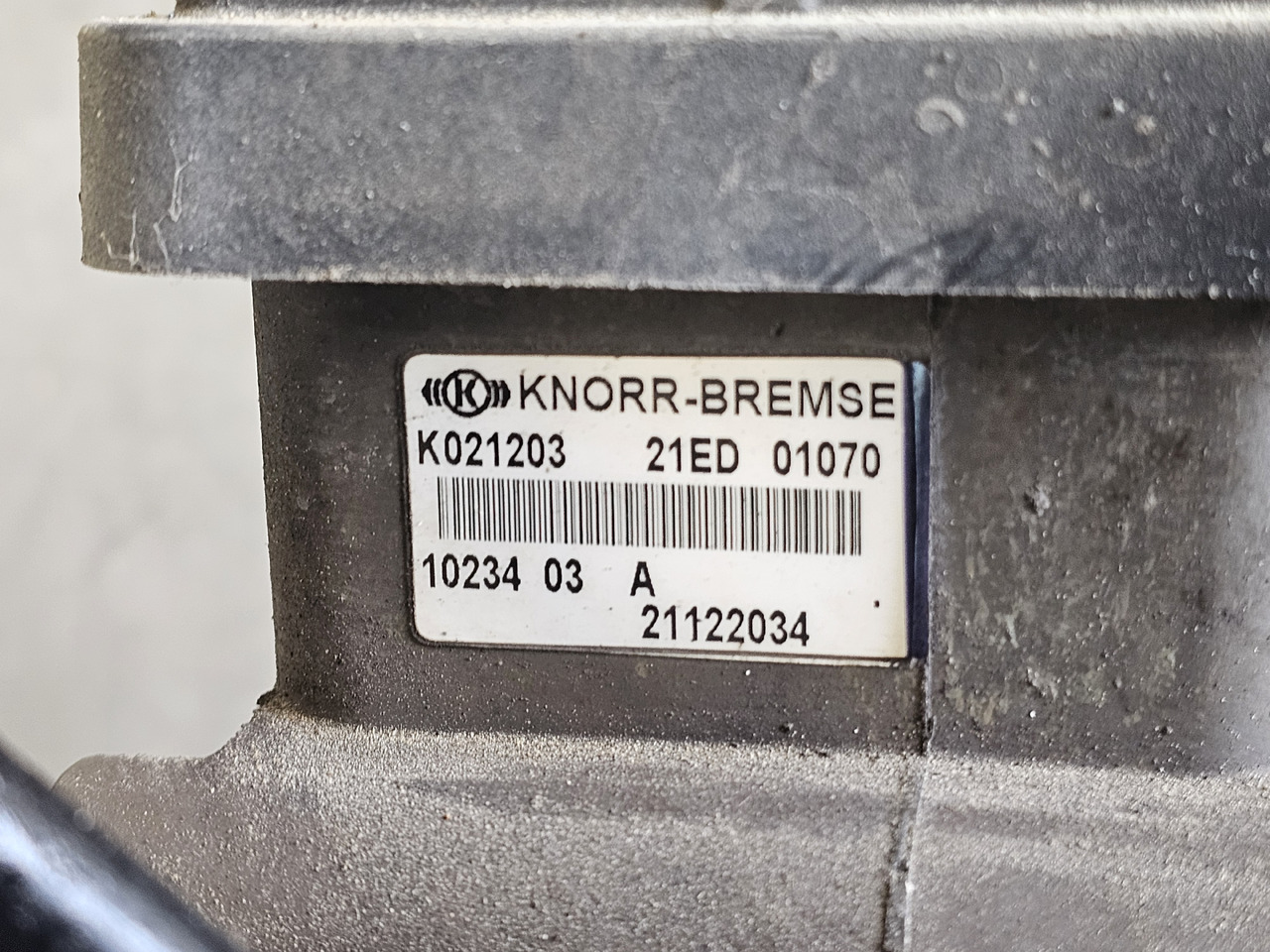 VOLVO FH FM / EBS BRAKE VALVE FRONT / 21122034 - Brake valve: picture 3 VOLVO FH FM / EBS BRAKE VALVE FRONT / 21122034 - Brake valve: picture 3
