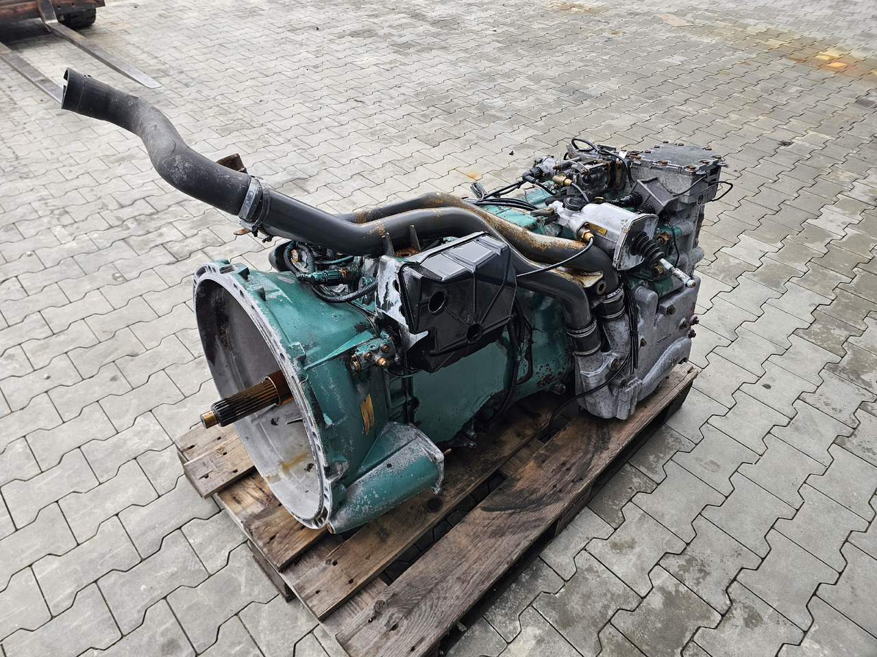 VOLVO FH13 FH16 / GEARBOX / RETARDER / VTO2814B / MANUAL / WORLDWIDE DELIVERY - Gearbox: picture 4 VOLVO FH13 FH16 / GEARBOX / RETARDER / VTO2814B / MANUAL / WORLDWIDE DELIVERY - Gearbox: picture 4
