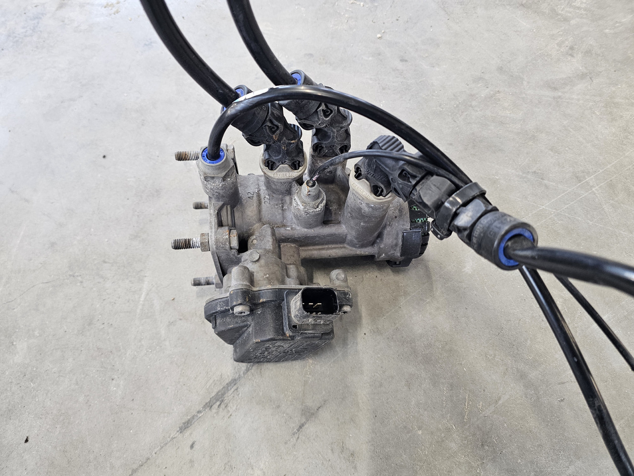 VOLVO FH4 FM4 / EBS BRAKE VALVE / 21114977 K028781 - Brake valve: picture 4 VOLVO FH4 FM4 / EBS BRAKE VALVE / 21114977 K028781 - Brake valve: picture 4