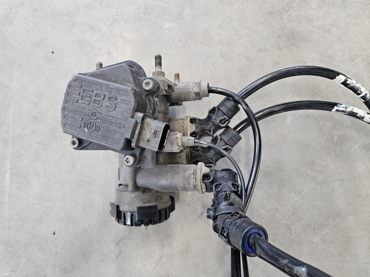 VOLVO FH4 FM4 / EBS BRAKE VALVE / 21114977 K028781 - Brake valve: picture 3 VOLVO FH4 FM4 / EBS BRAKE VALVE / 21114977 K028781 - Brake valve: picture 3