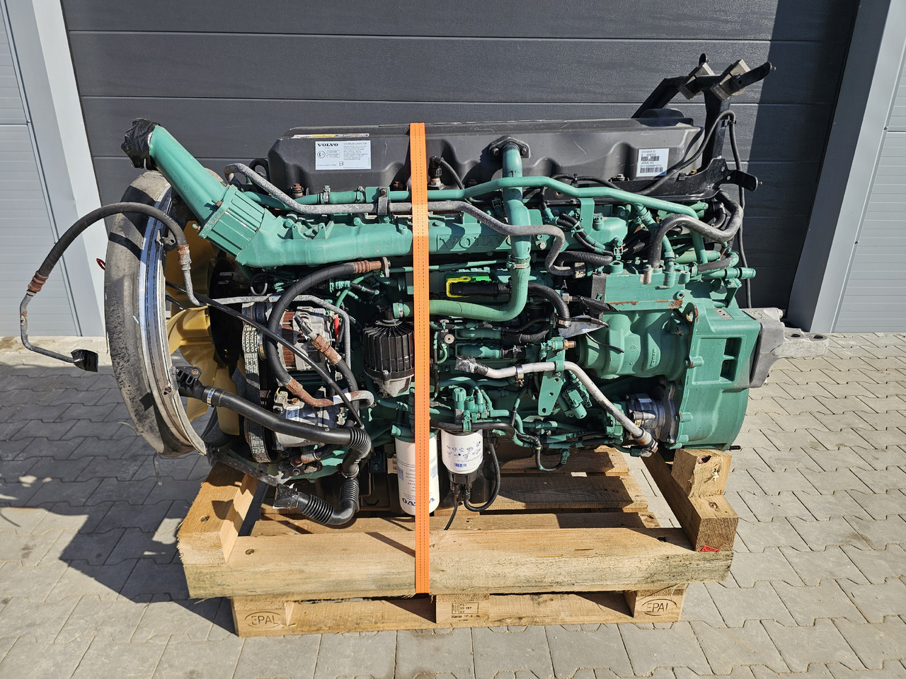 VOLVO FM / D11C 410 EEV / COMPLETE ENGINE - Engine: picture 2 VOLVO FM / D11C 410 EEV / COMPLETE ENGINE - Engine: picture 2