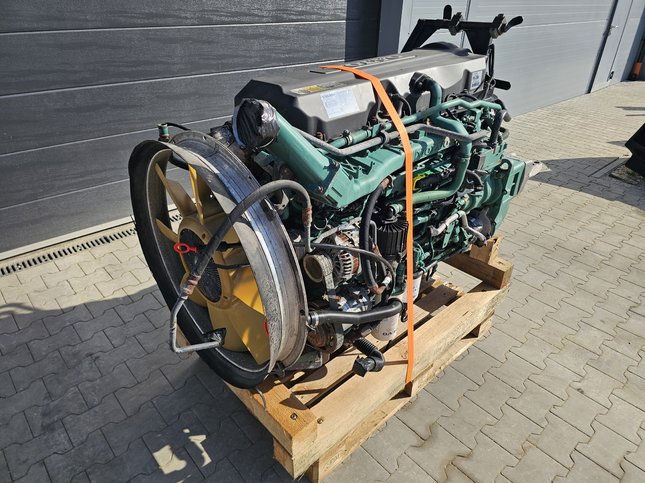 VOLVO FM / D11C 410 EEV / COMPLETE ENGINE - Engine: picture 3 VOLVO FM / D11C 410 EEV / COMPLETE ENGINE - Engine: picture 3