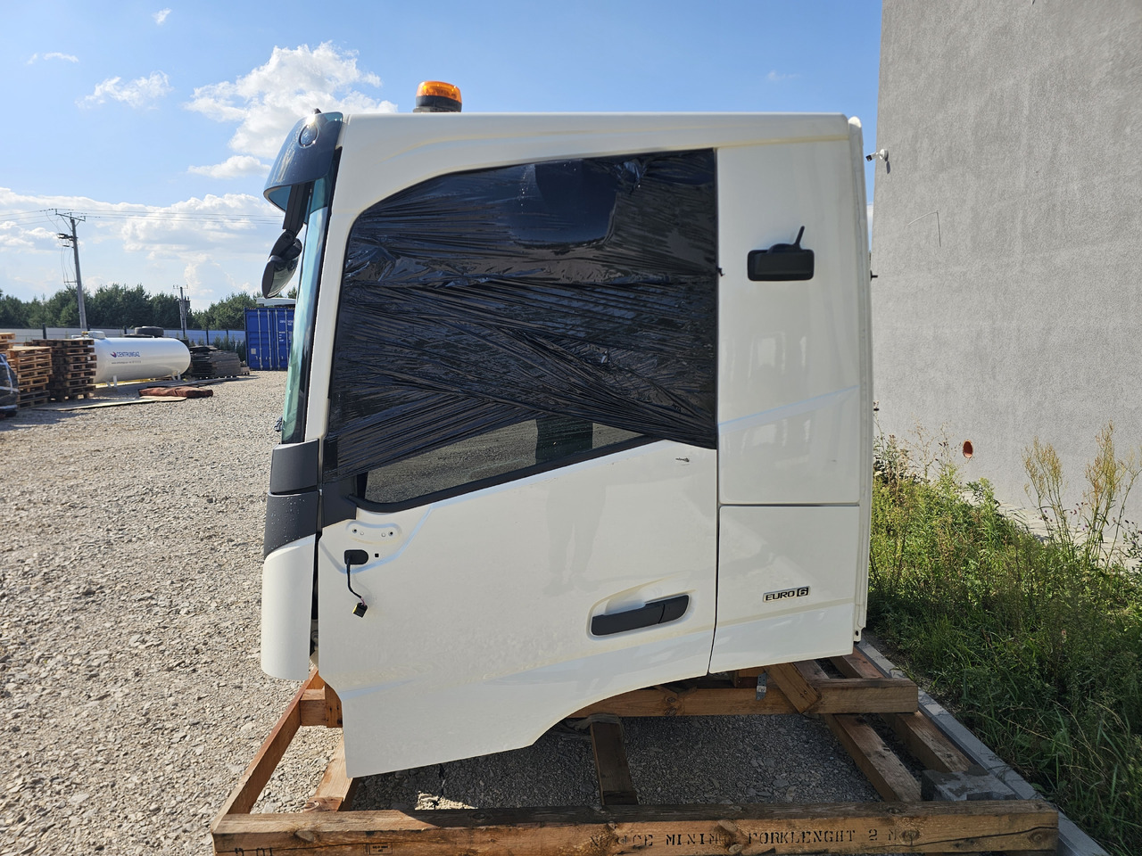 VOLVO FM5 FMX LOW DAY CAB / FULLY COMPLETE / BRAND NEW - Cab: picture 5 VOLVO FM5 FMX LOW DAY CAB / FULLY COMPLETE / BRAND NEW - Cab: picture 5