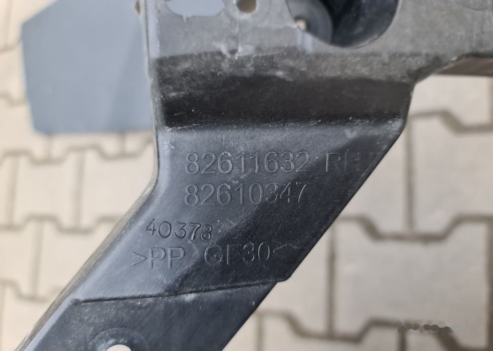 Volvo FM4 truck - Footstep for Truck: picture 2 Volvo FM4 truck - Footstep for Truck: picture 2