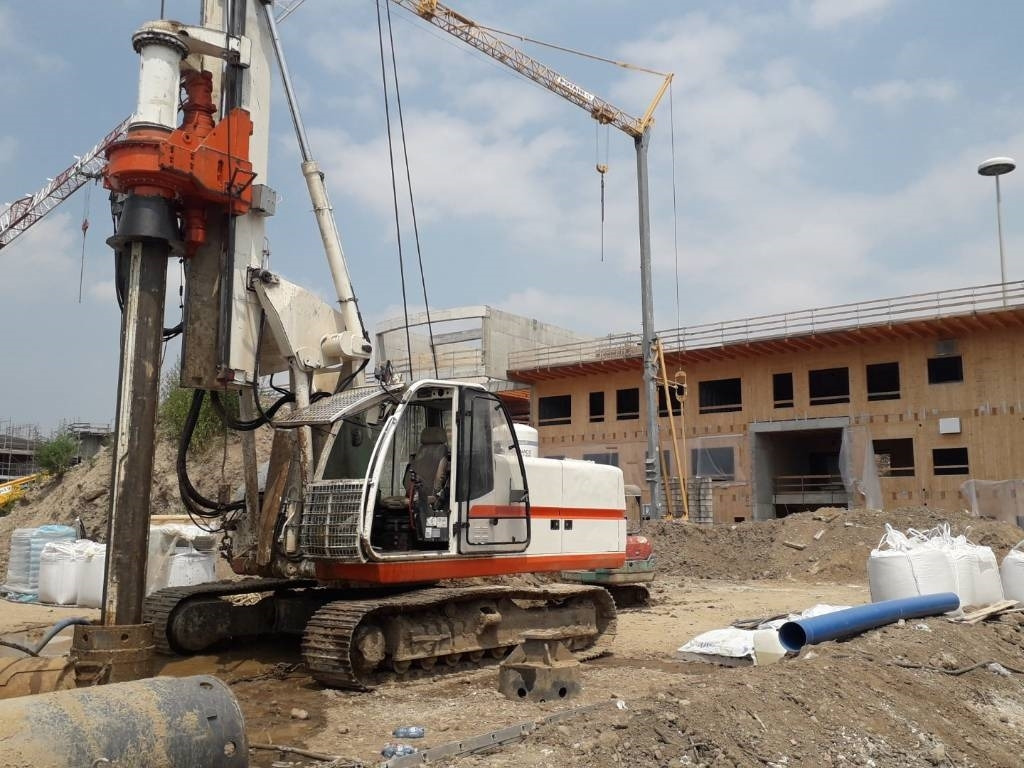 Soilmec R210 - Pile driver: picture 3 Soilmec R210 - Pile driver: picture 3