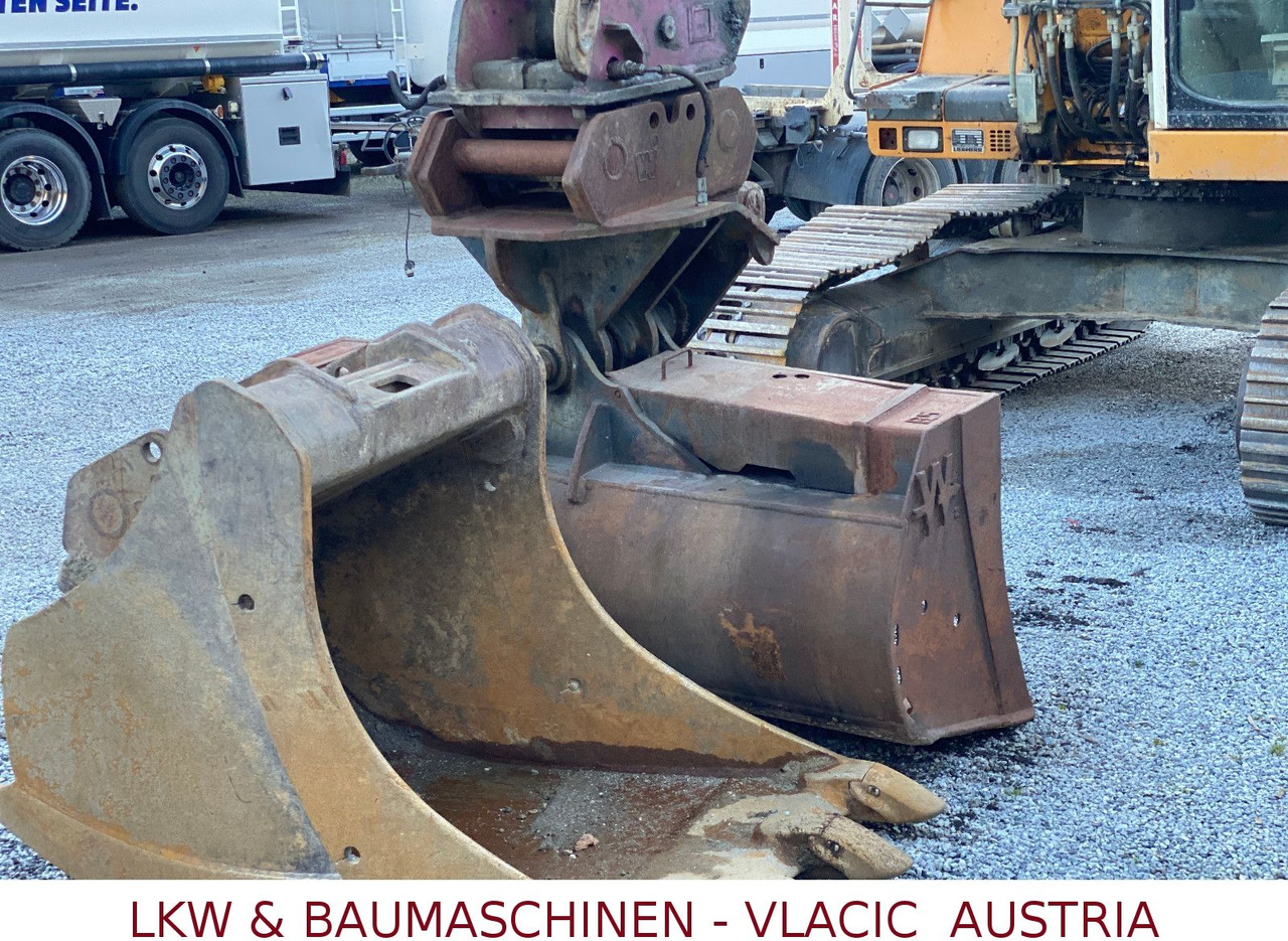 Crawler excavator Liebherr R 900: picture 10