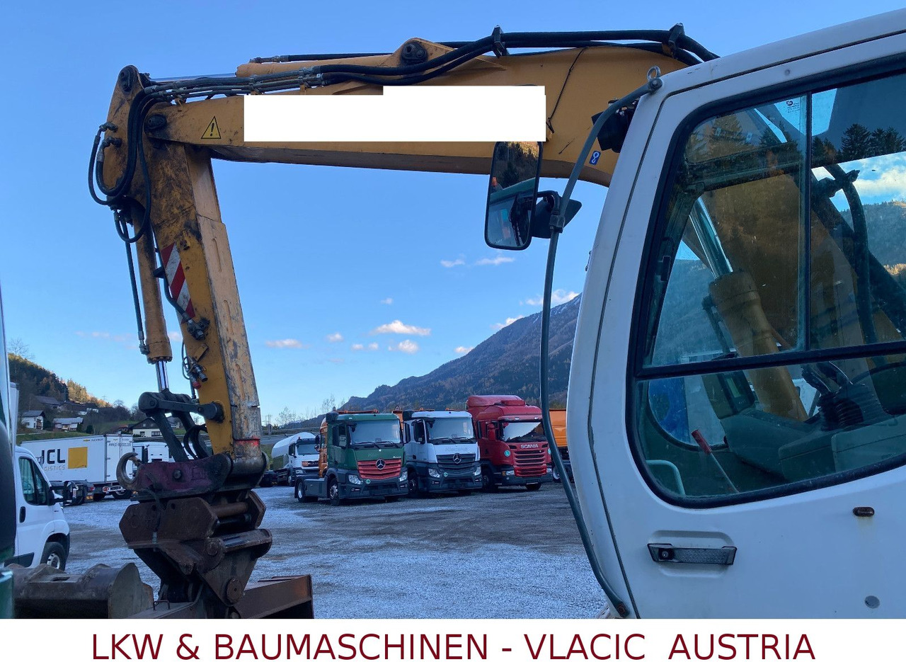 Crawler excavator Liebherr R 900: picture 14