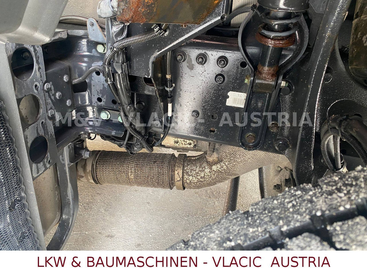 Refrigerated truck MAN 18.320 Kühlkoffer mit Fleischgehänge: picture 9